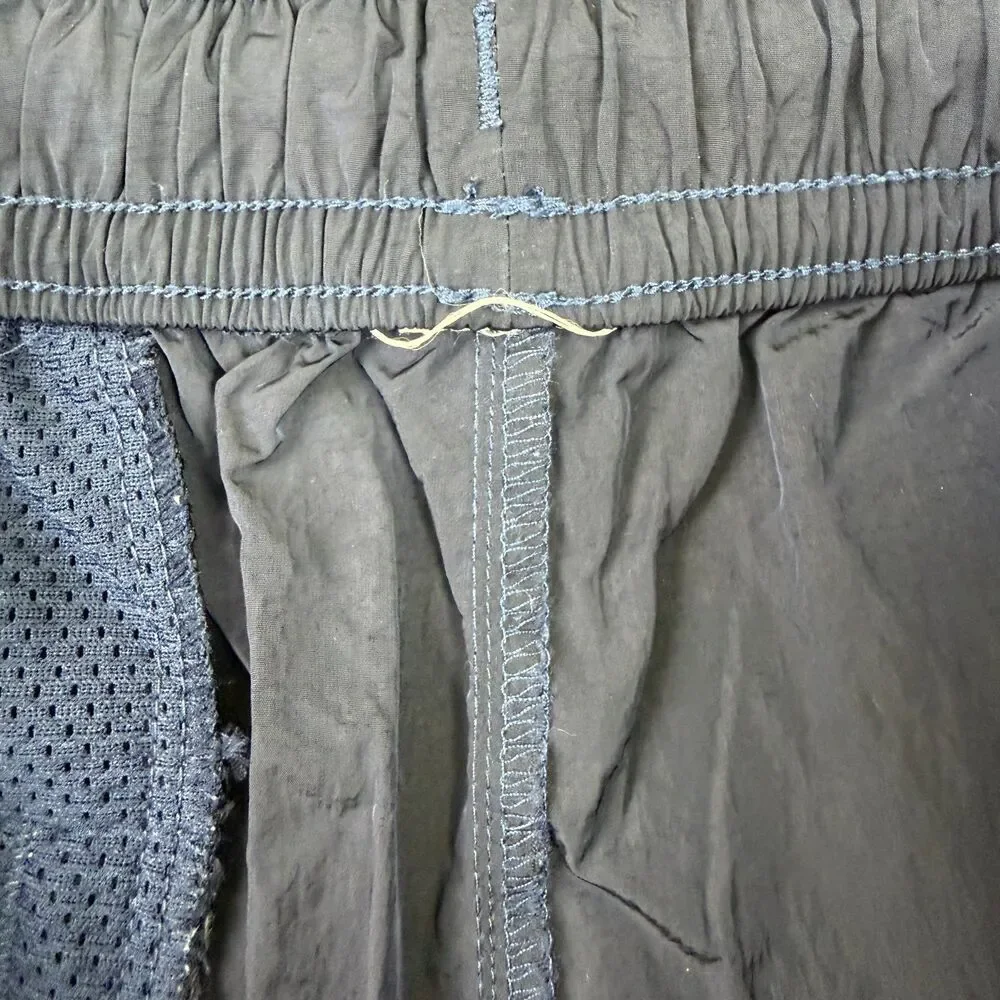 Men's Nike Sportswear Essentials Unlined Woven Flow Shorts Size Large DD7039-410